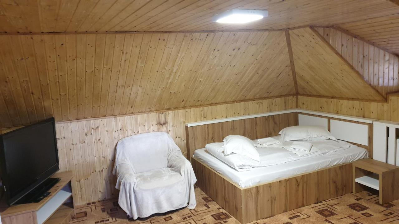 Pensiunea Ardeleanu' Slamnesti Exterior foto